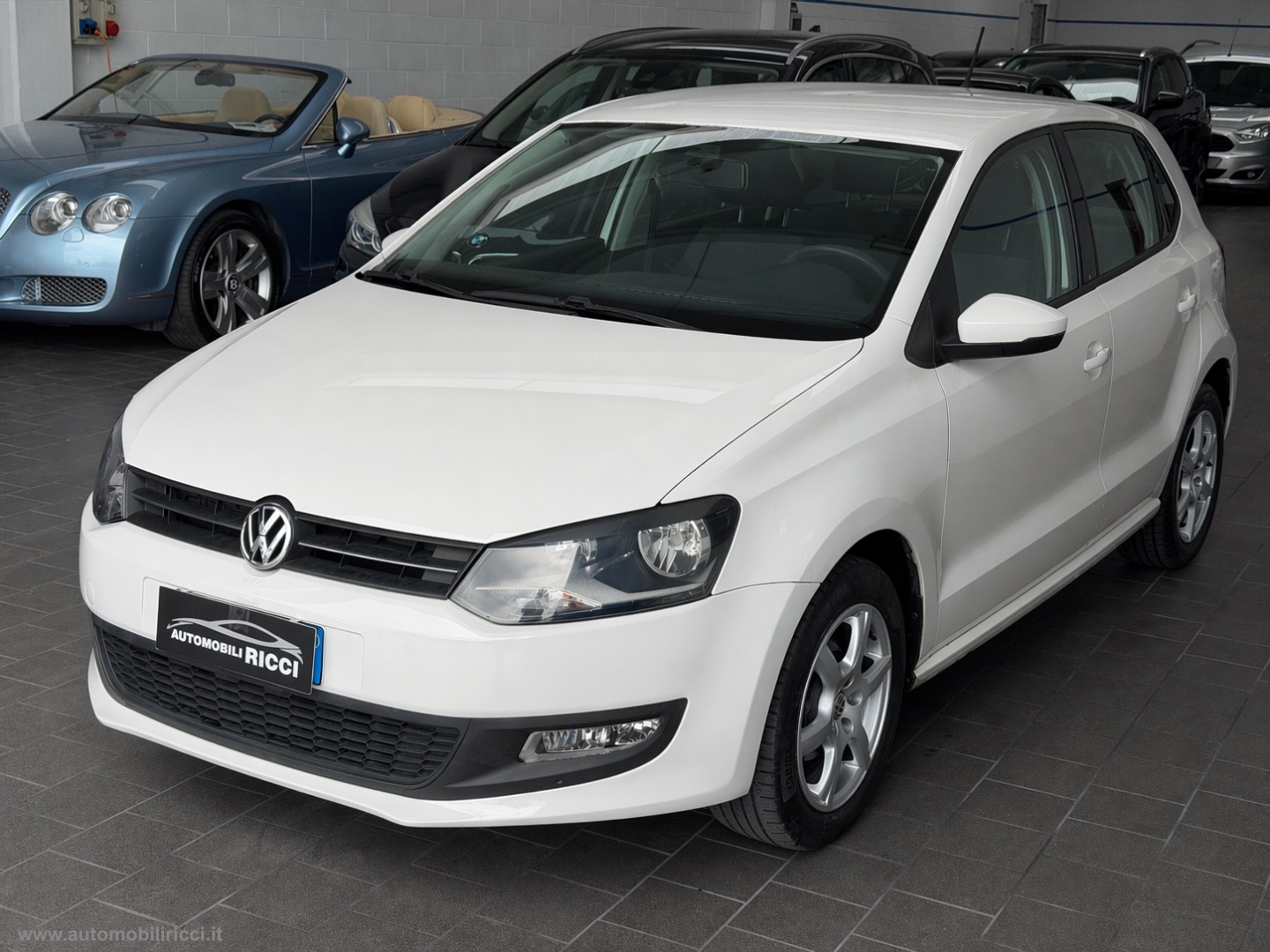 VOLKSWAGEN Polo