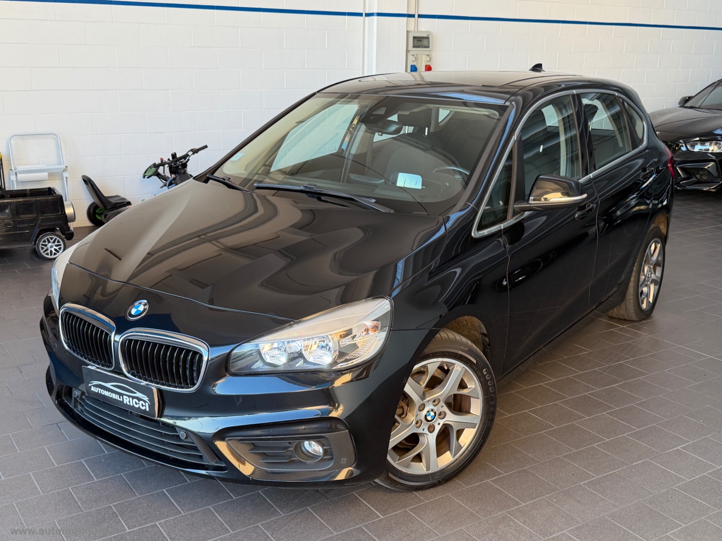 218d Active Tourer Advantage                                                        