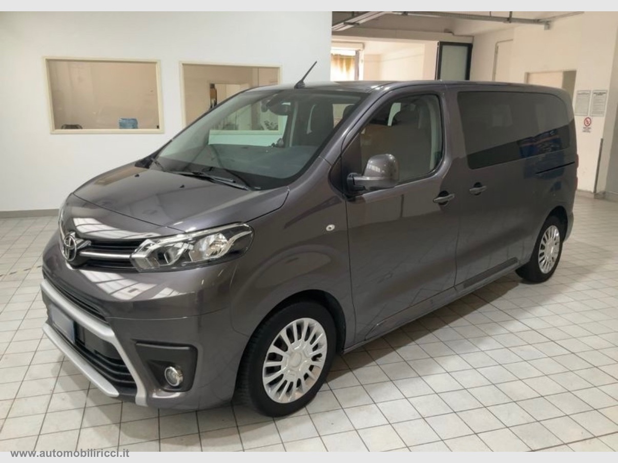 TOYOTA Proace