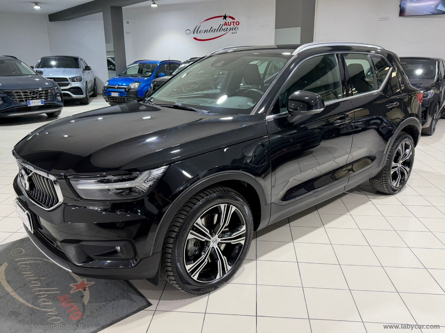 VOLVO XC40
