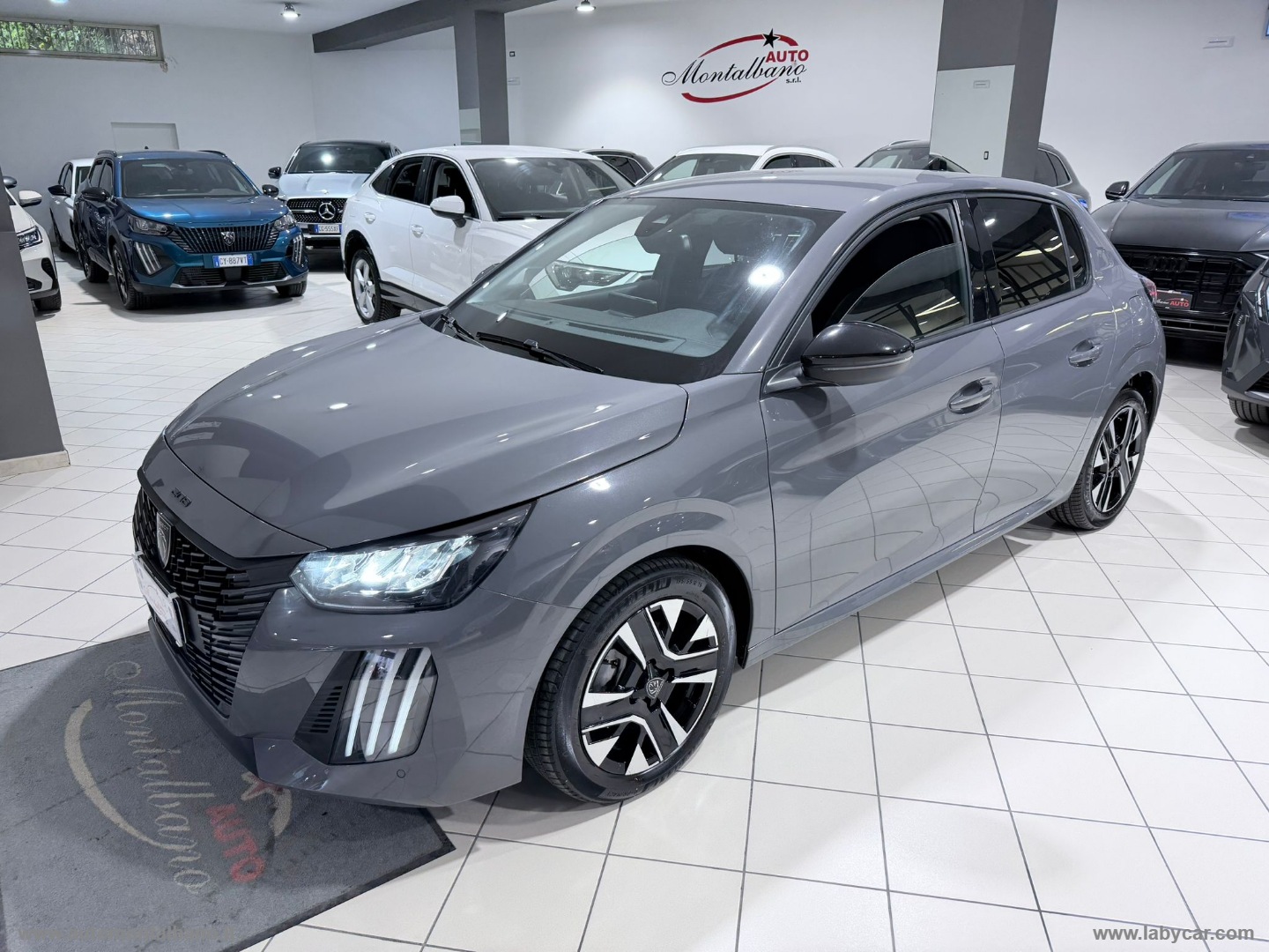 PEUGEOT 208
