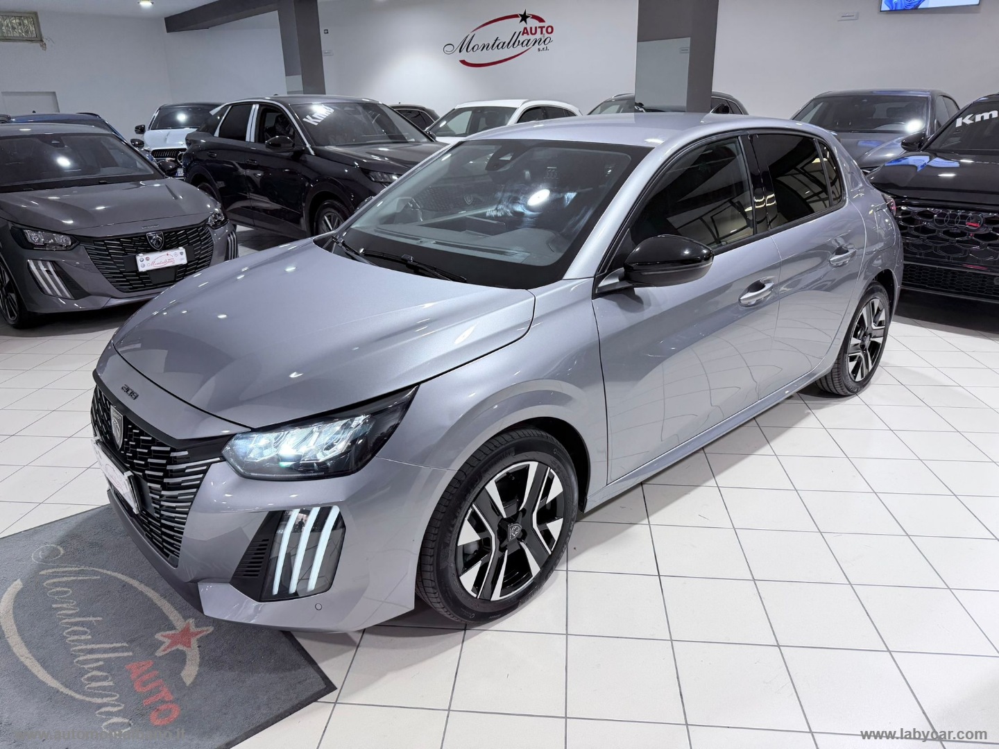 PEUGEOT 208