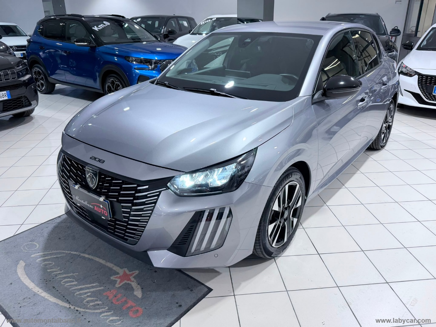 PEUGEOT 208