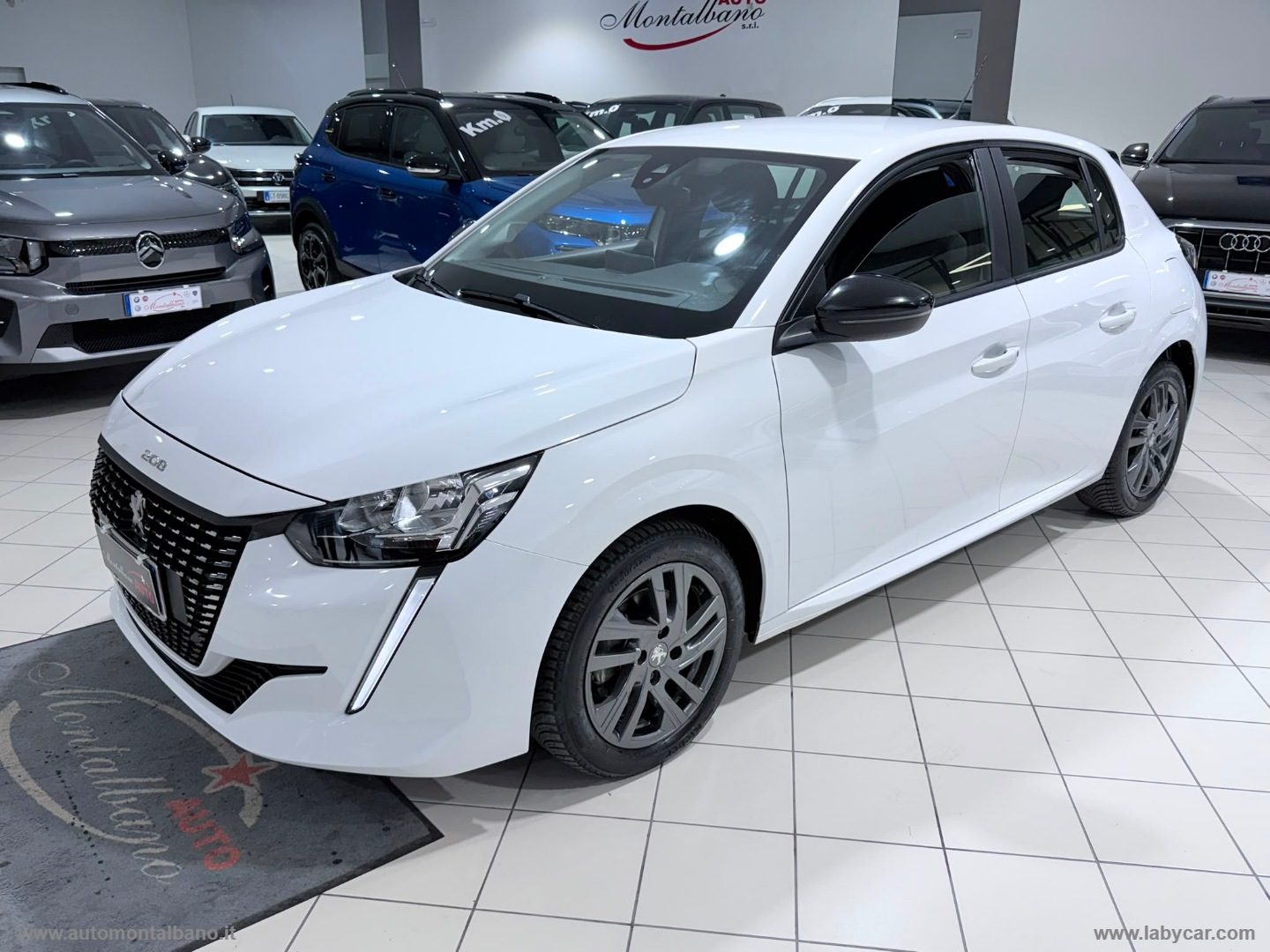 PEUGEOT 208