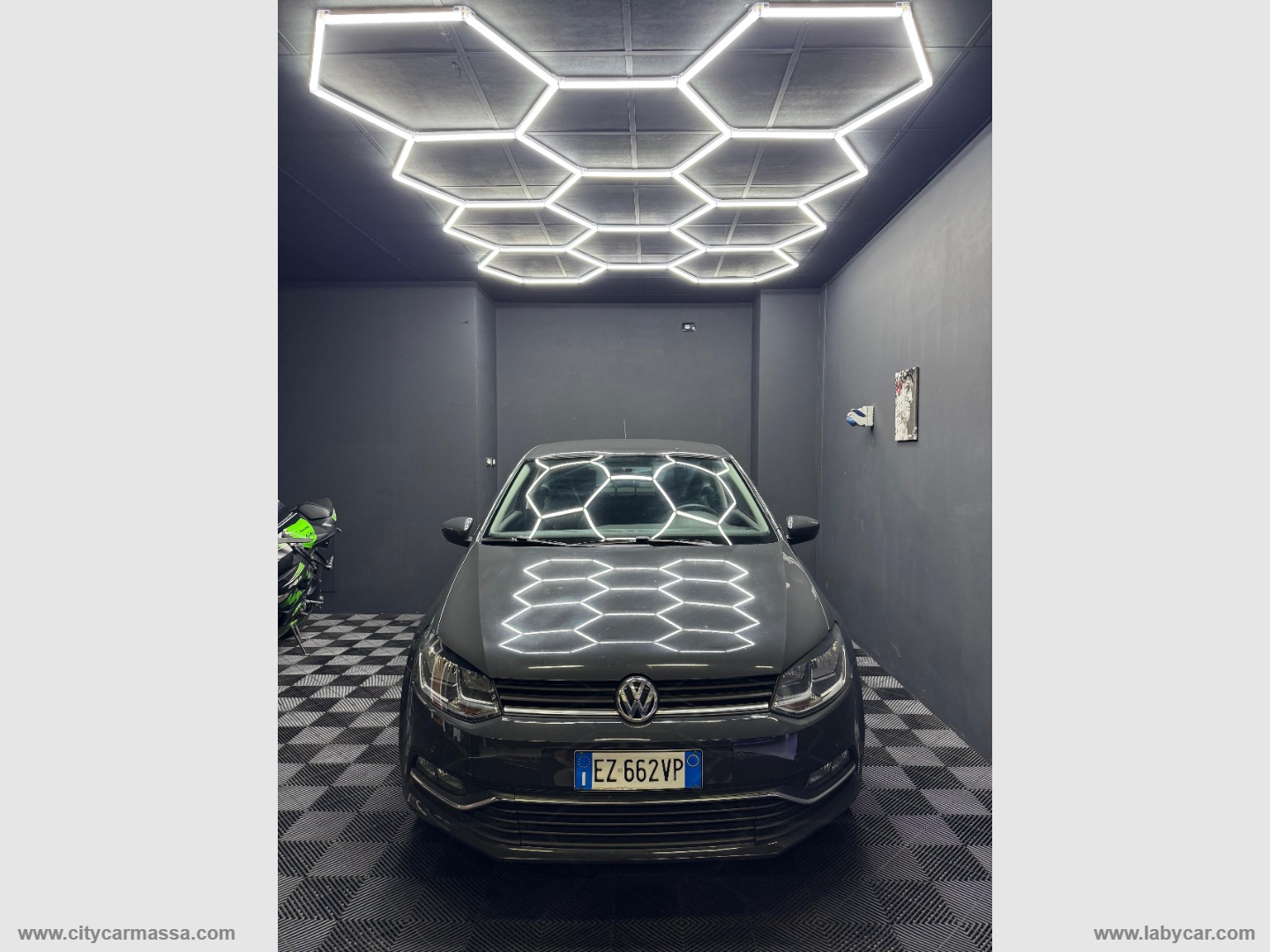 VOLKSWAGEN Polo
