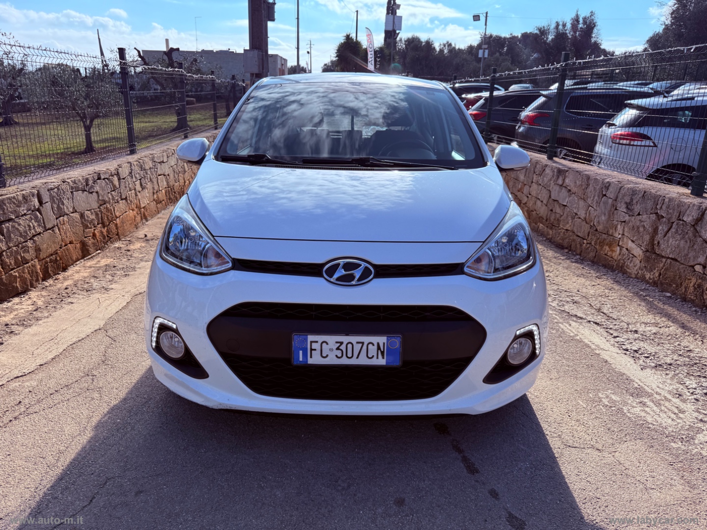 HYUNDAI i10