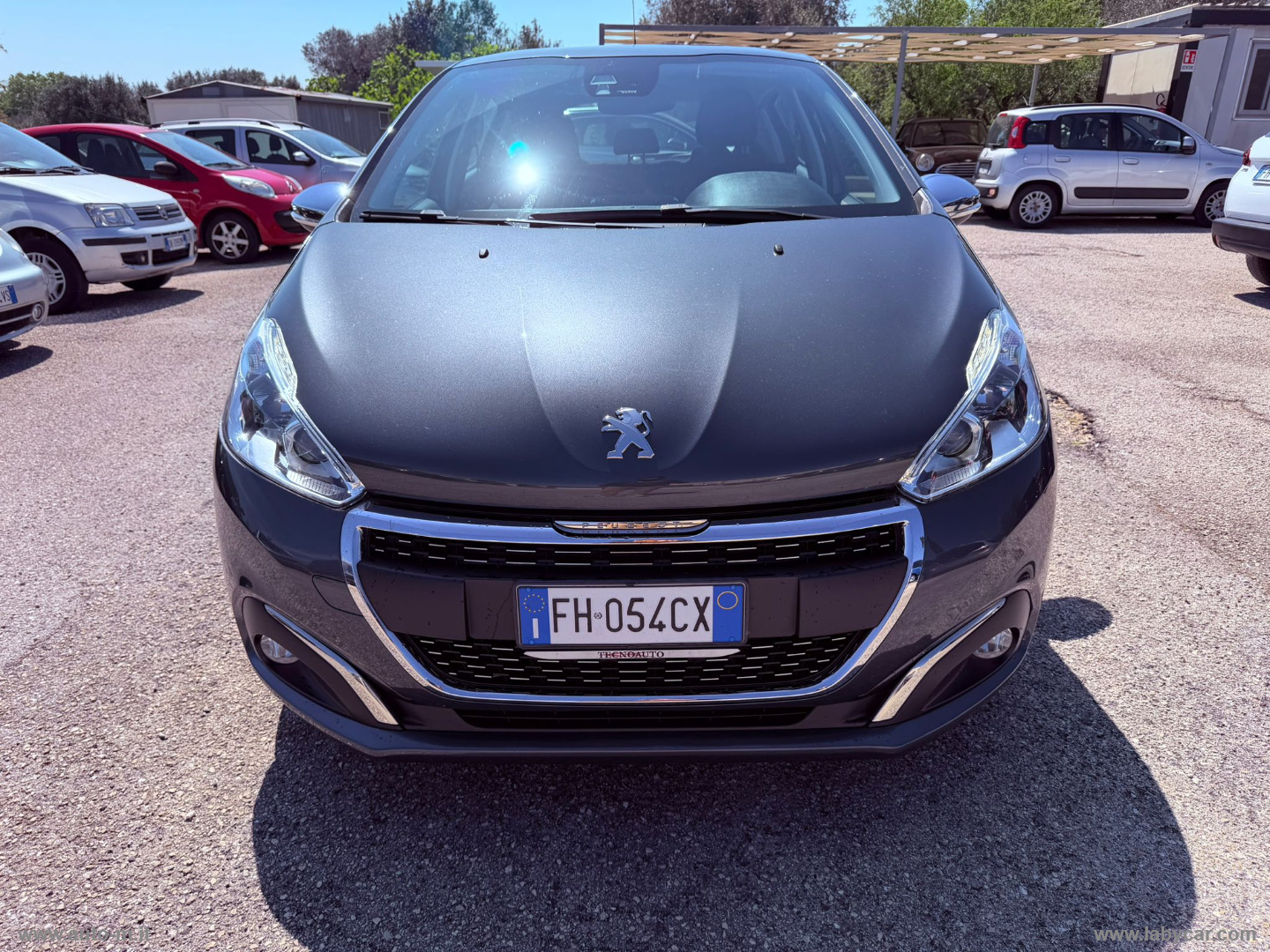 PEUGEOT&nbsp;208