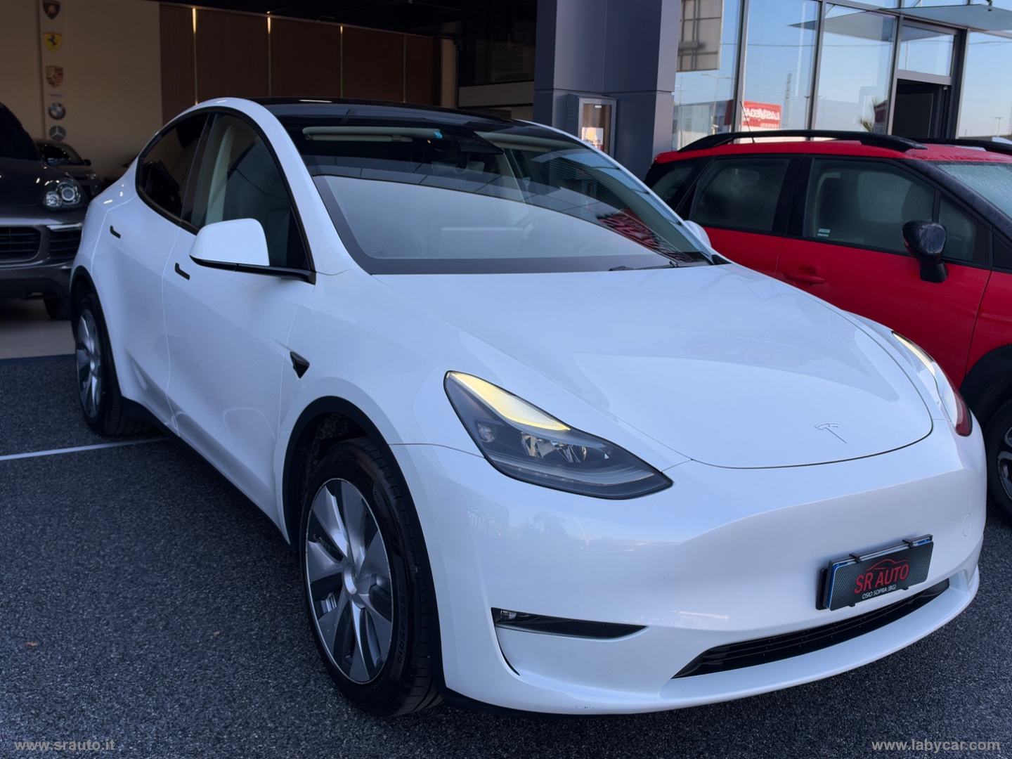 TESLA Model Y Long Range AWD                                                        