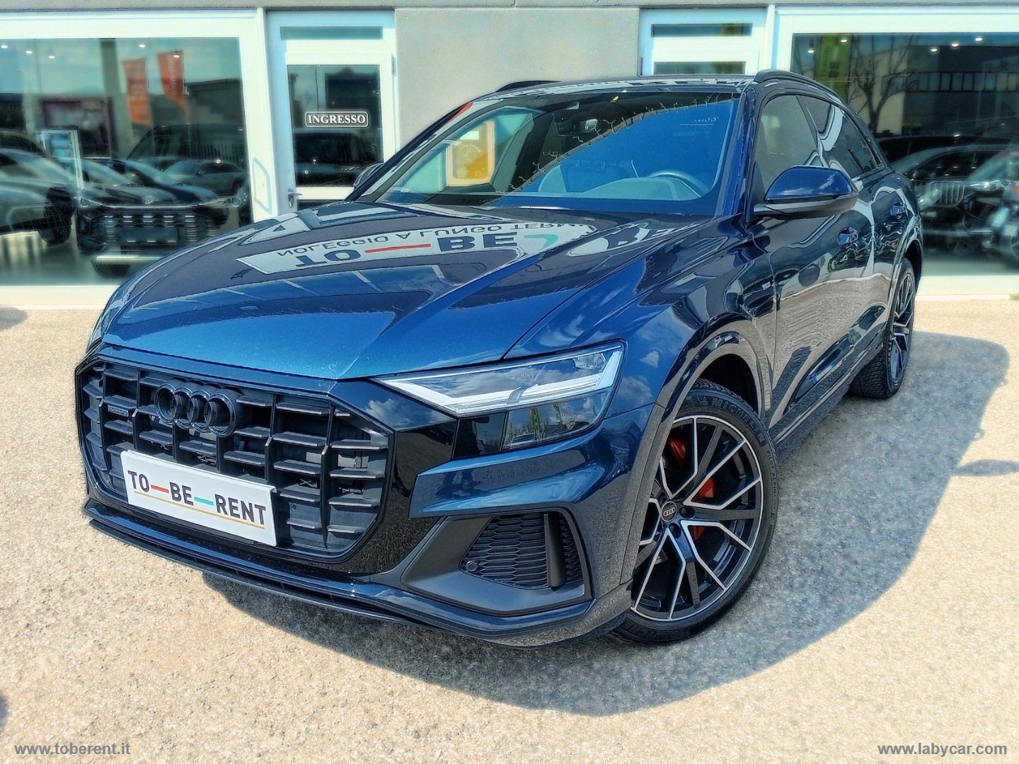 AUDI Q8