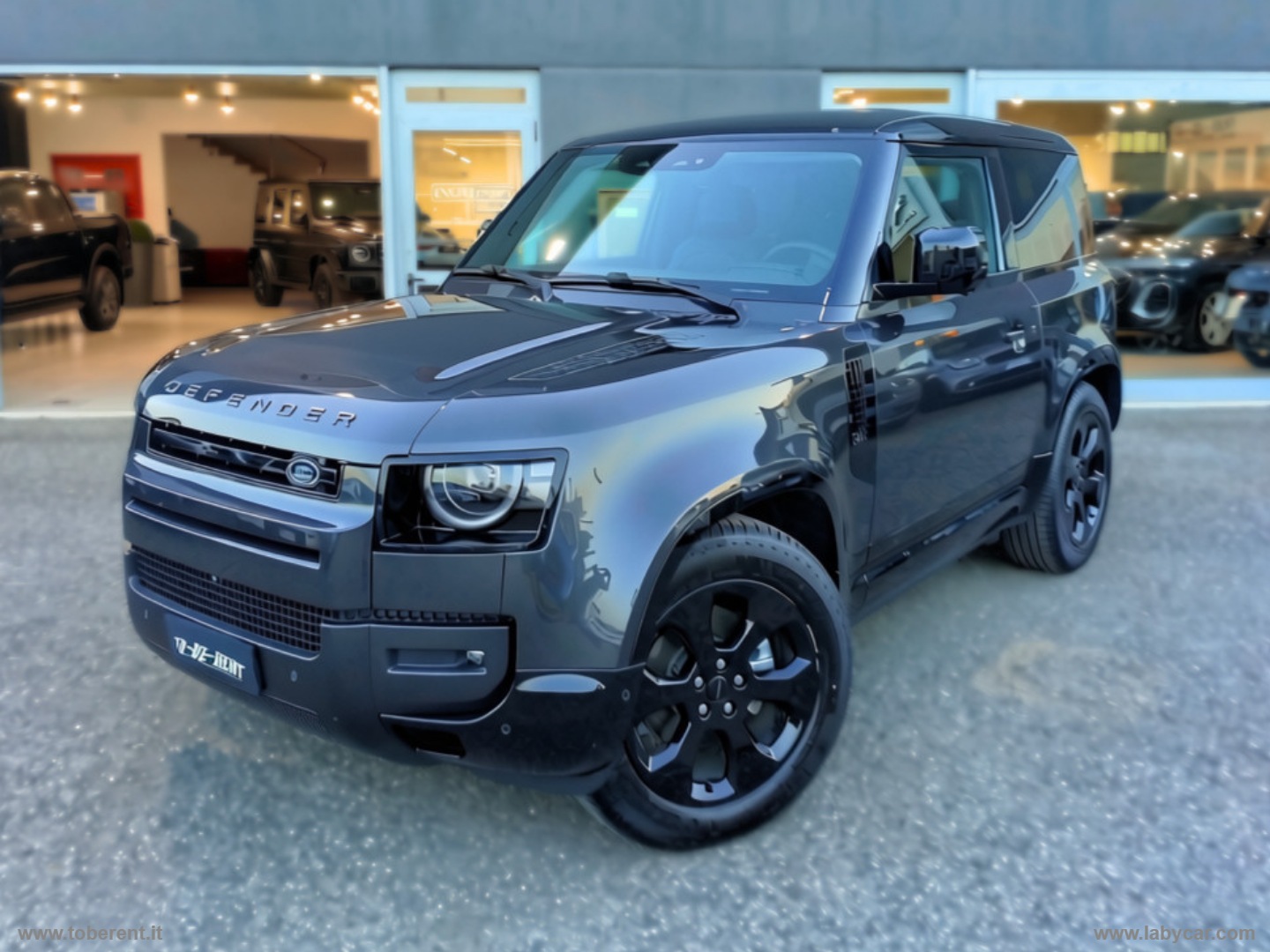LAND ROVER Defender