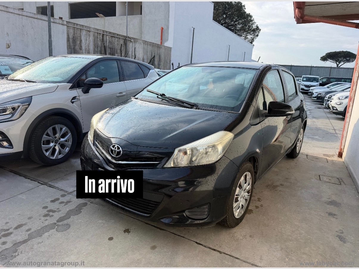 TOYOTA Yaris