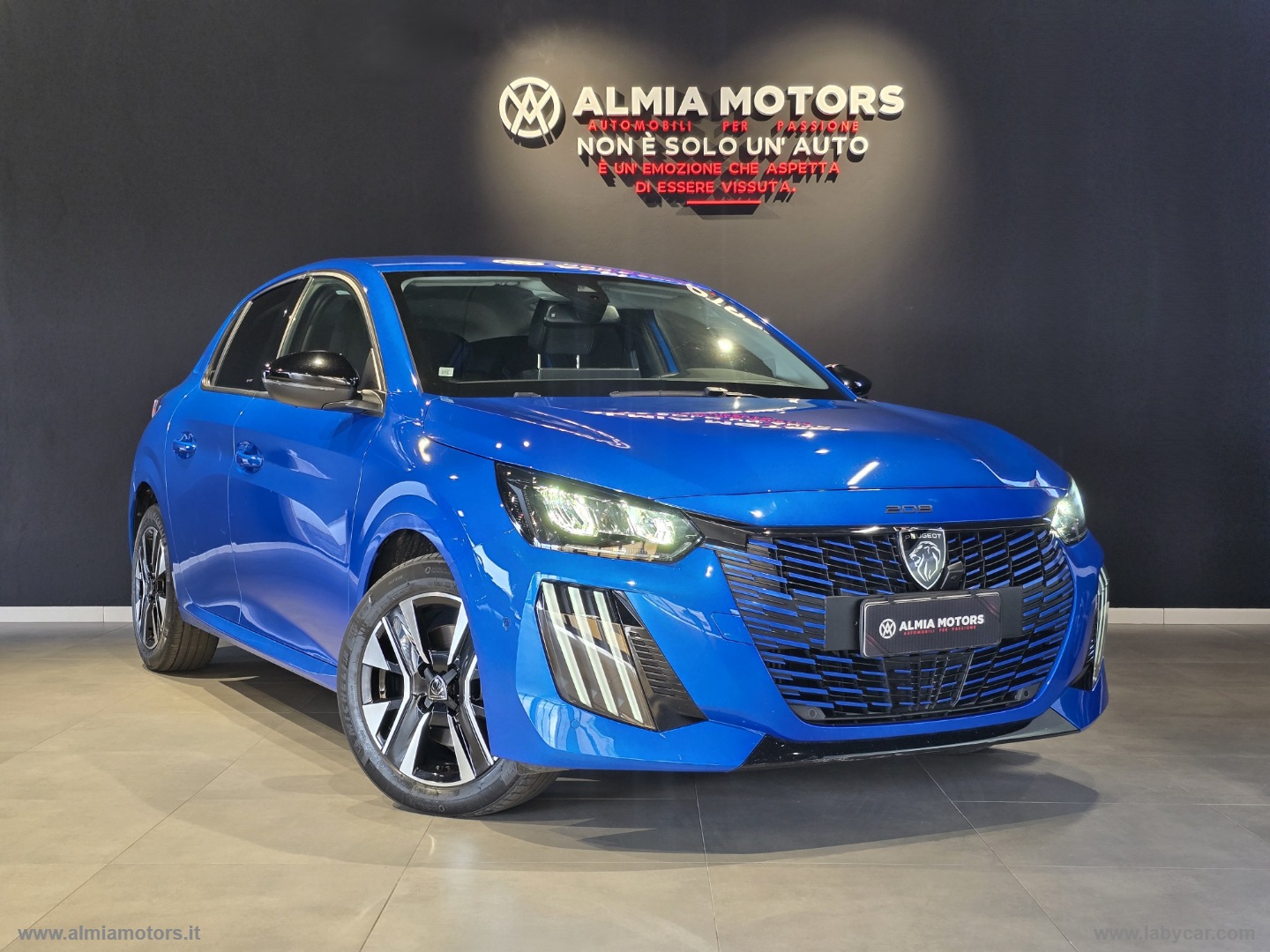 PEUGEOT 208