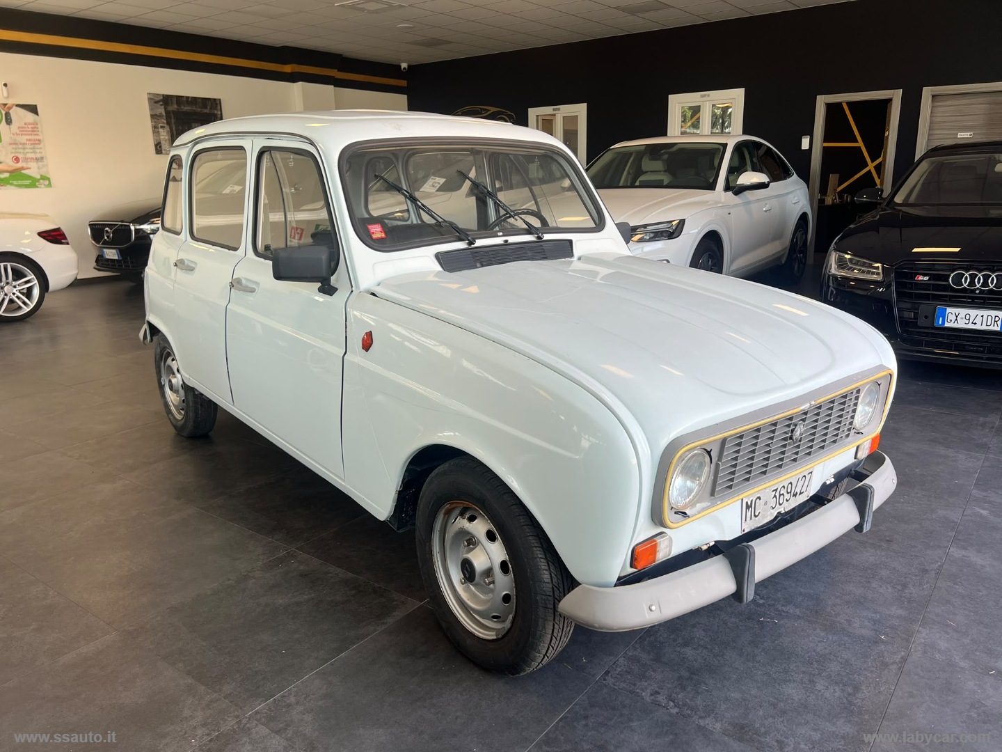 RENAULT 4 950                                                        