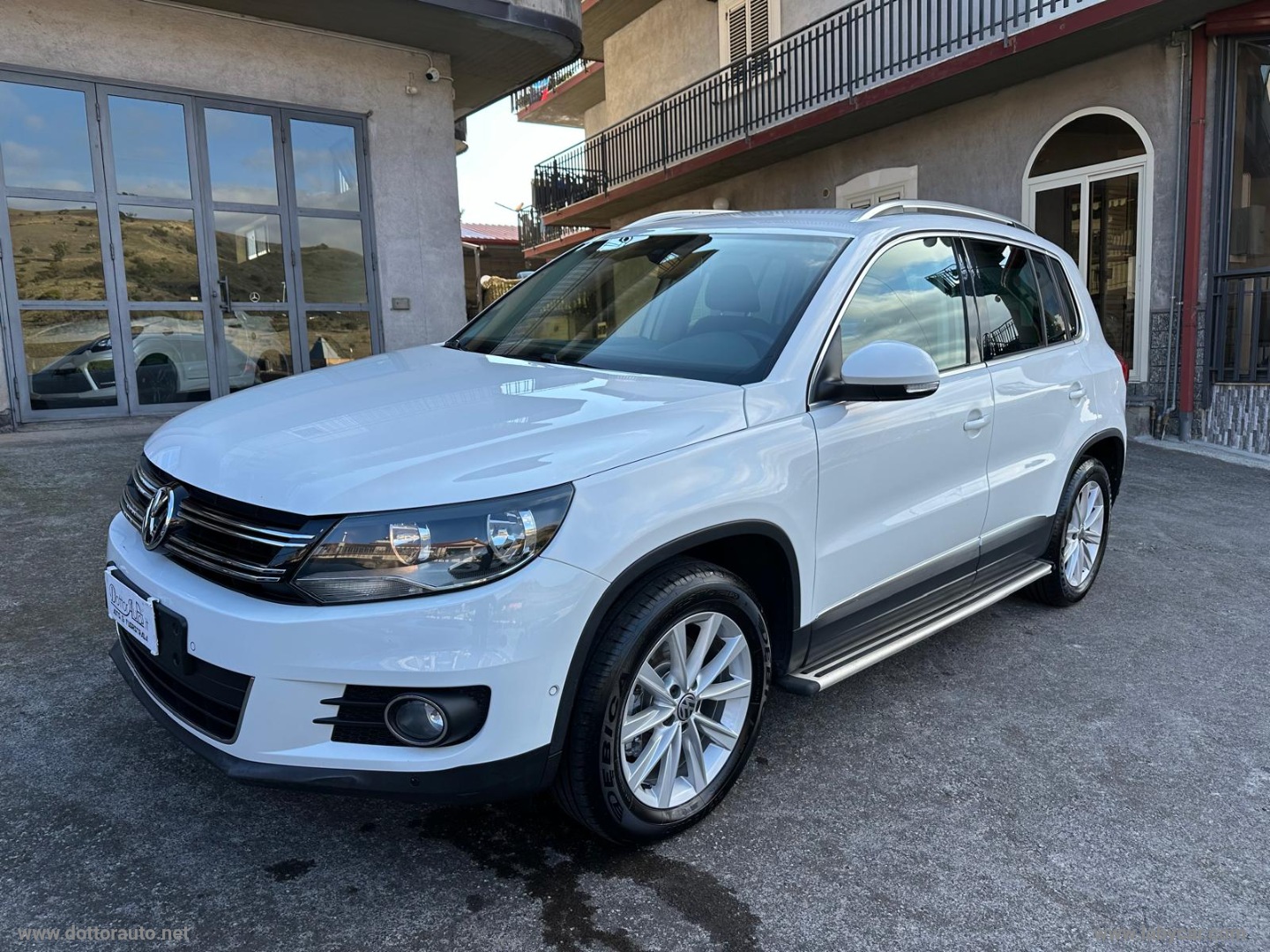 VOLKSWAGEN Tiguan
