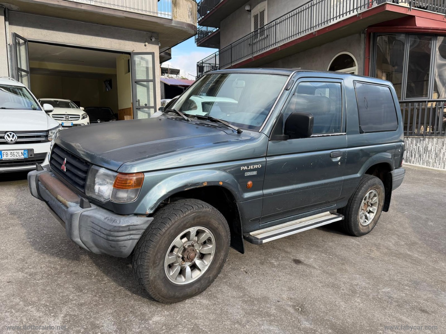 MITSUBISHI Pajero