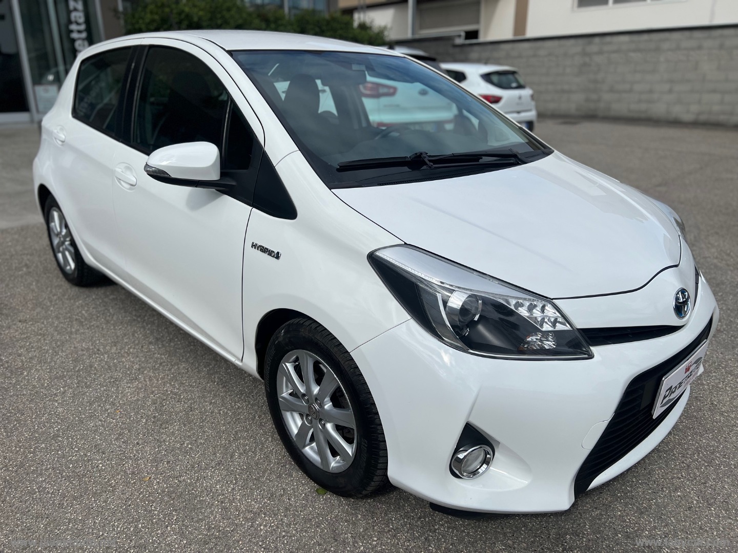 TOYOTA Yaris