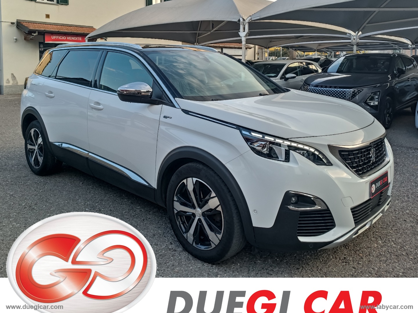 PEUGEOT 5008