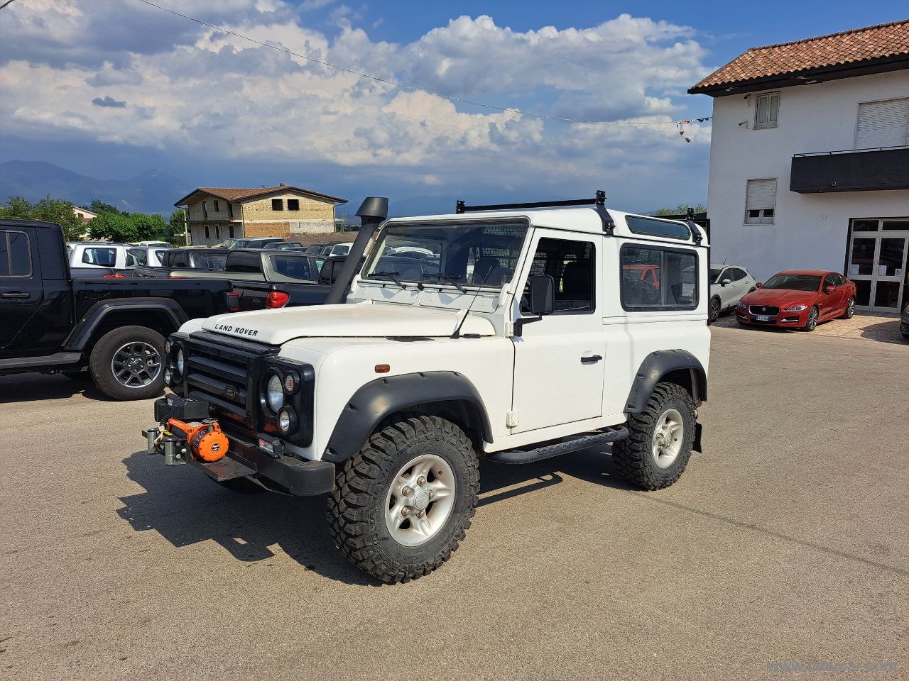 LAND ROVER Defender