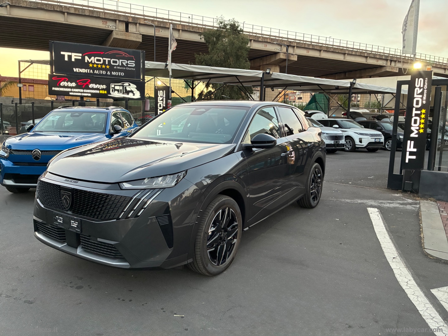 PEUGEOT 3008 Hybrid 145 e-DCS6 Allure Business                                                        
