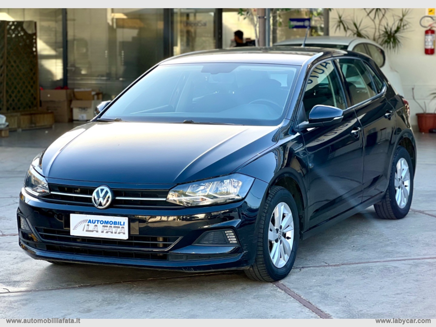 VOLKSWAGEN Polo