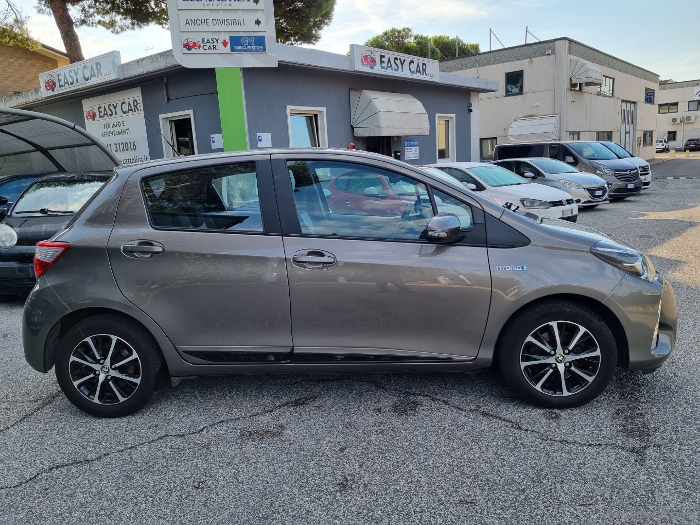 TOYOTA Yaris